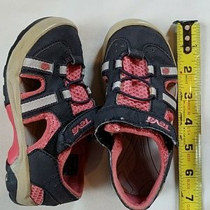Teva Girls Water Shoes Size 8